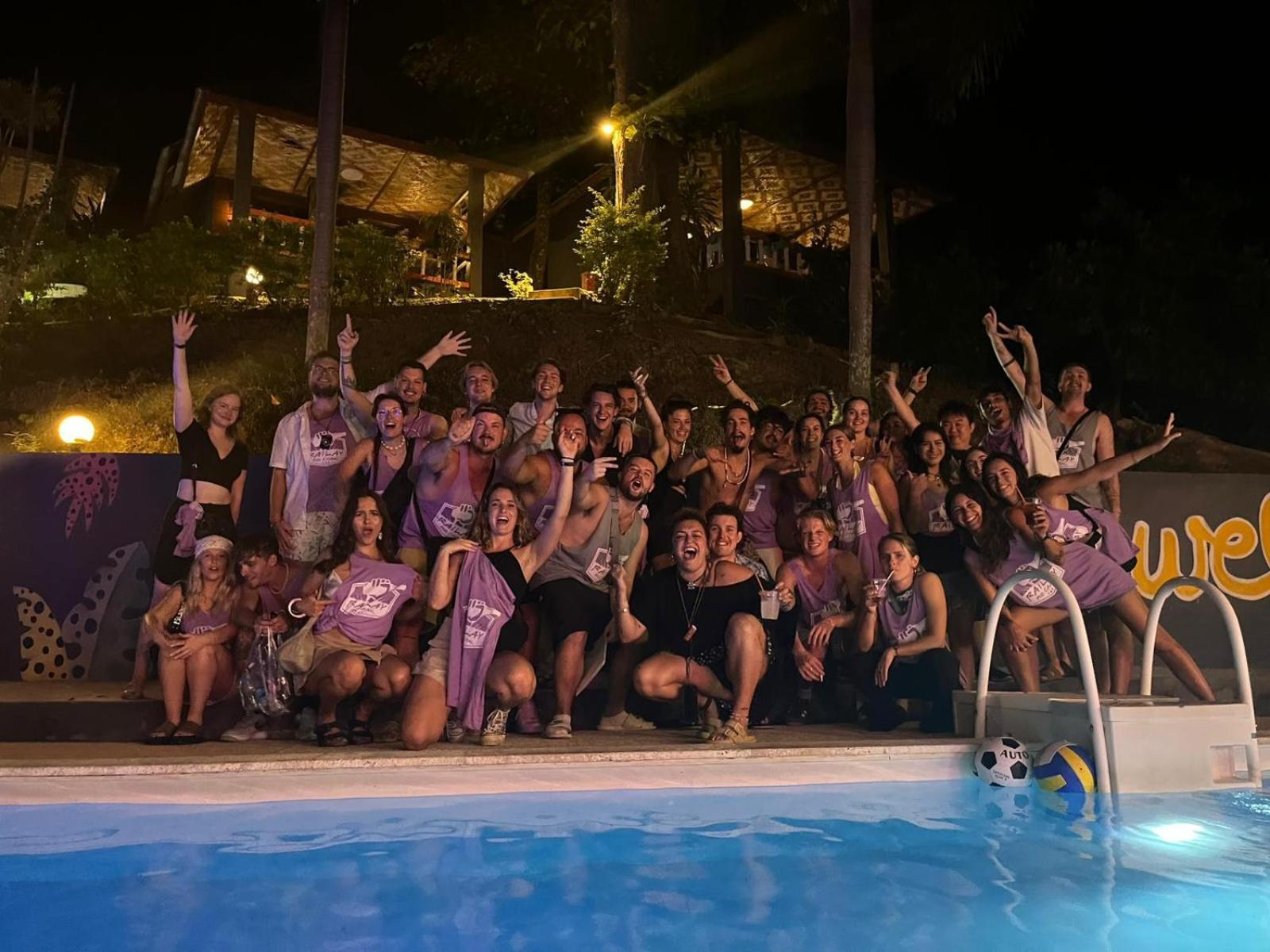 Social Quarters Blanco - Youth Hostel 18 To 35 Only Pantai Railay Bagian luar foto