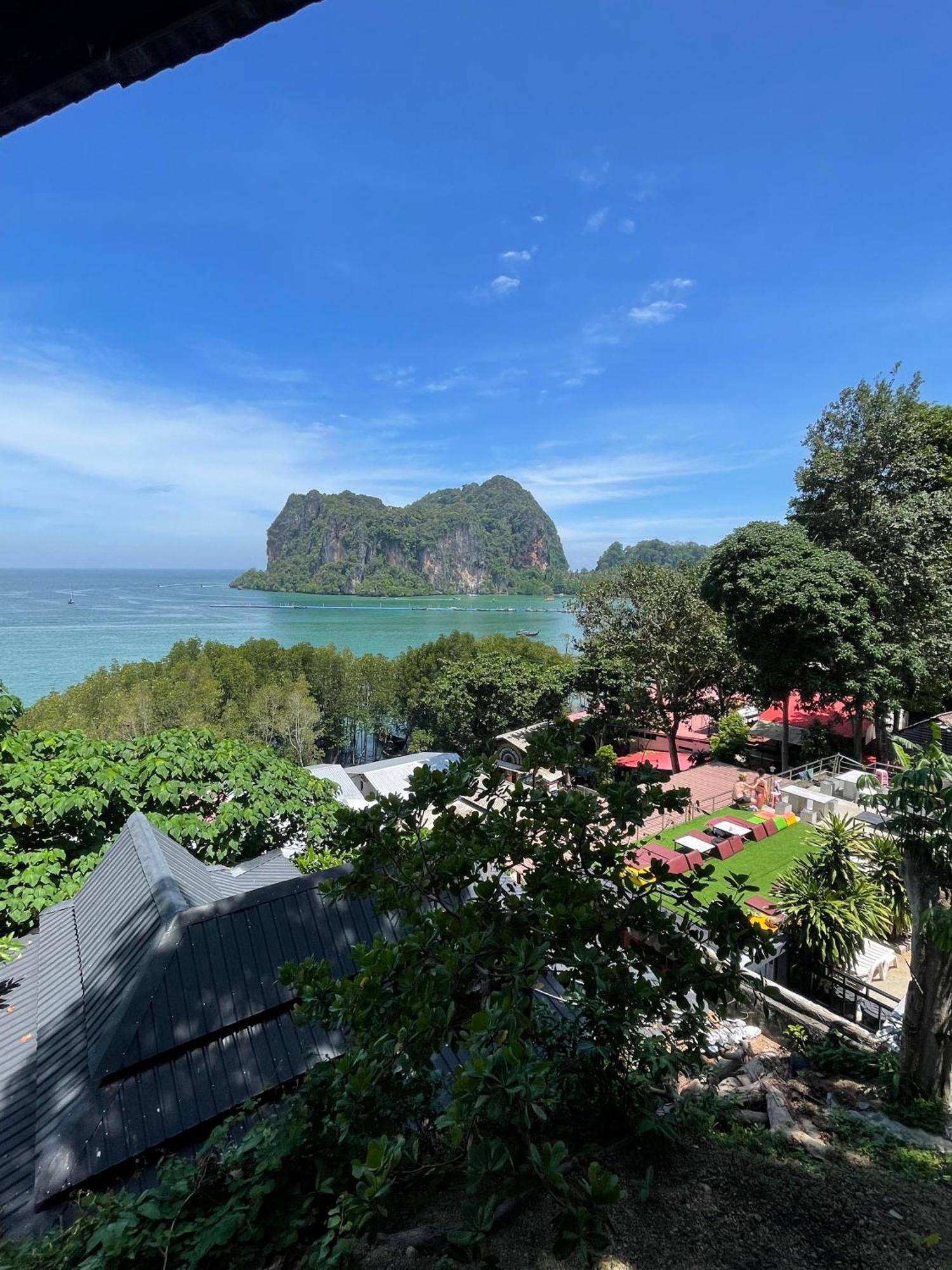 Social Quarters Blanco - Youth Hostel 18 To 35 Only Pantai Railay Bagian luar foto