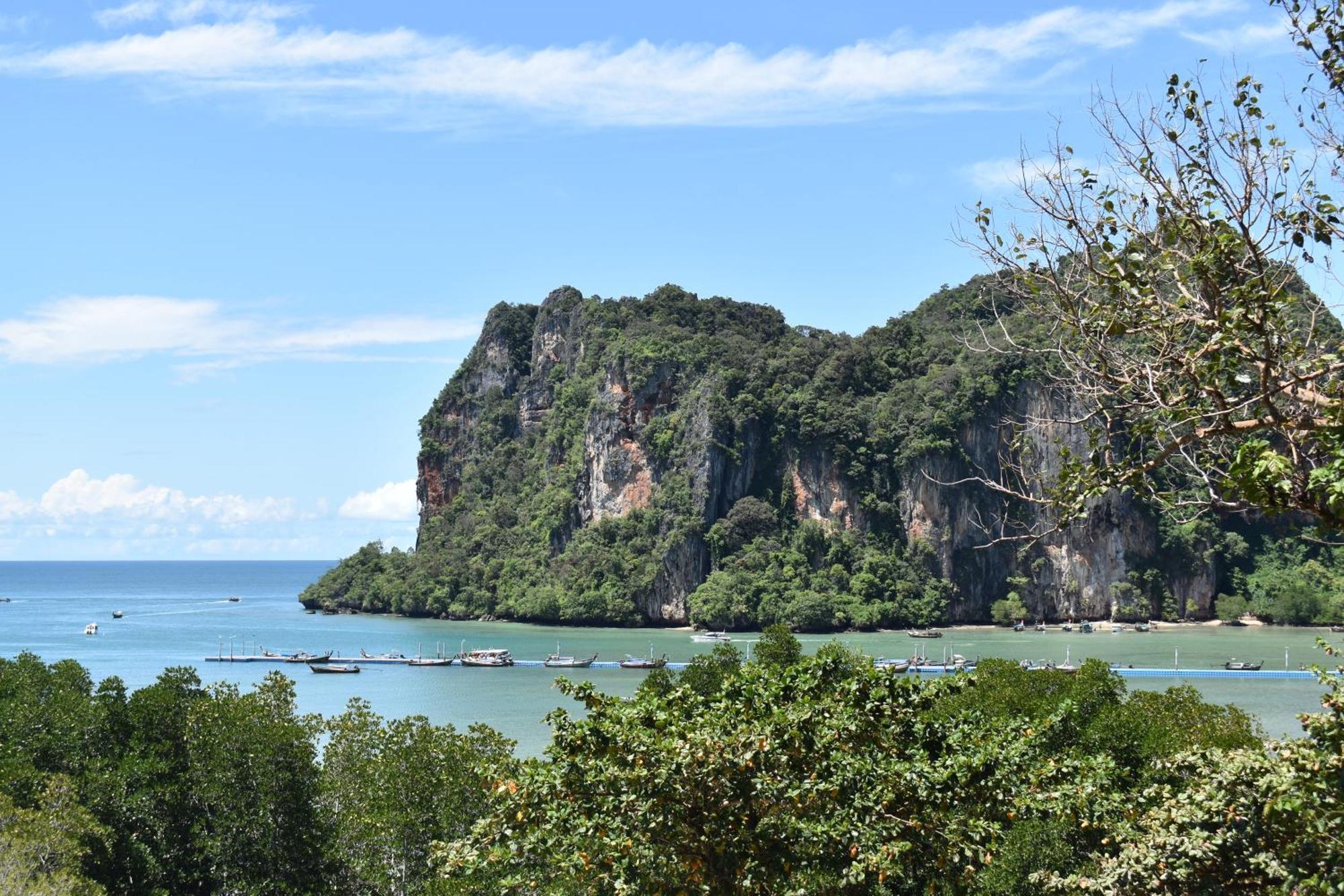 Social Quarters Blanco - Youth Hostel 18 To 35 Only Pantai Railay Bagian luar foto
