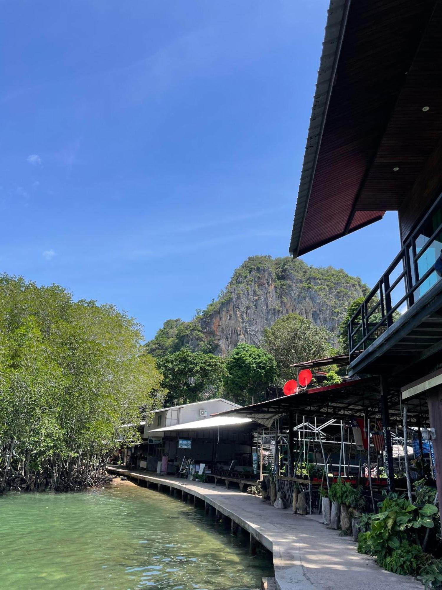 Social Quarters Blanco - Youth Hostel 18 To 35 Only Pantai Railay Bagian luar foto